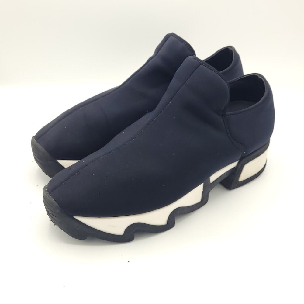 IRI NYC Black Outline Neoprene Vegan women's Size 8